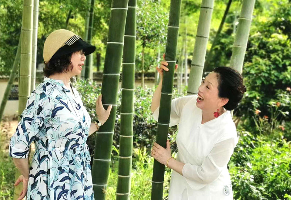 顾渚村坚持走生态优先、绿色发展之路，成就山清水秀，也引来八方游客