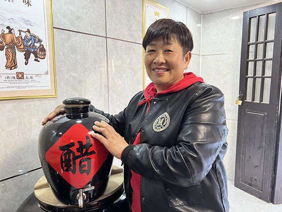 龙亢村传统工艺酿造的桓傅陈醋